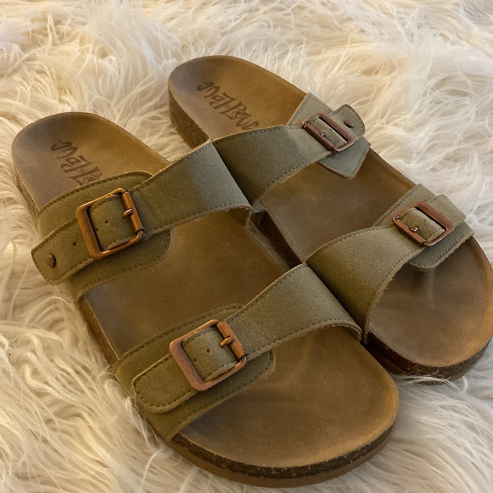 MAD LOVE sandals
